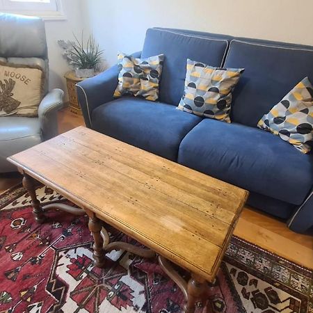 Le Bonheur Est Parfois Cache Dans L'Inconnu Apartment ซิลิสตาต์ ภายนอก รูปภาพ